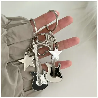 Hot Sale Metal Hiphop Rock Y2K Guitar Keychain With Star Heart Cool Fashion Punk Harajuku Music
