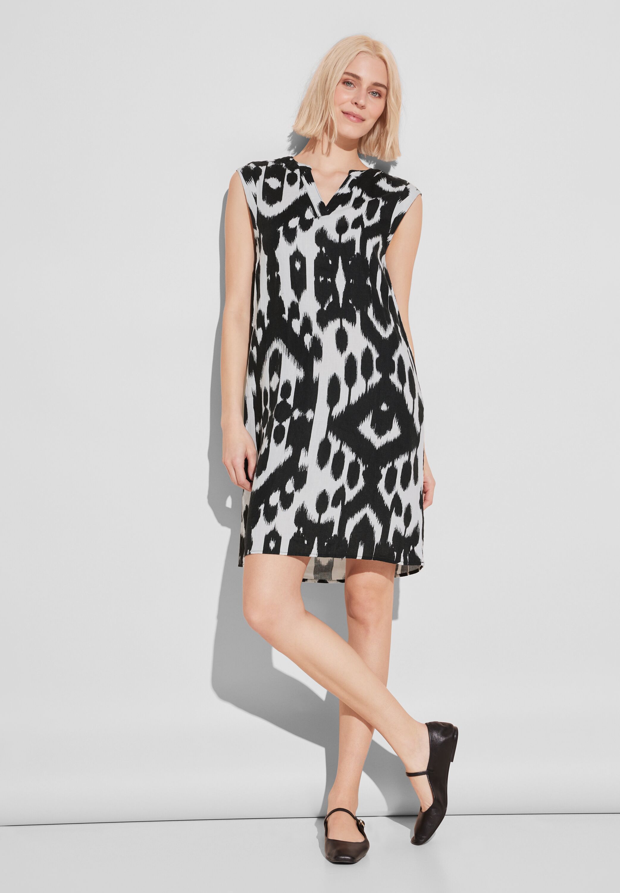 Sommerkleid STREET ONE, Damen, Gr. 40, EURO-Größen, schwarz, Stoff, 100% Leinen, gemustert, normal knielang, V-Ausschnitt, breiter Bund, Kleider, aus Leinen Image