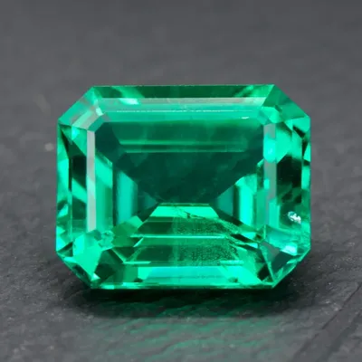 Lab Grown Columbia Emeralds Hydrothermal Hand Cutting Emerald Cut With Cracks Inclusions Inside