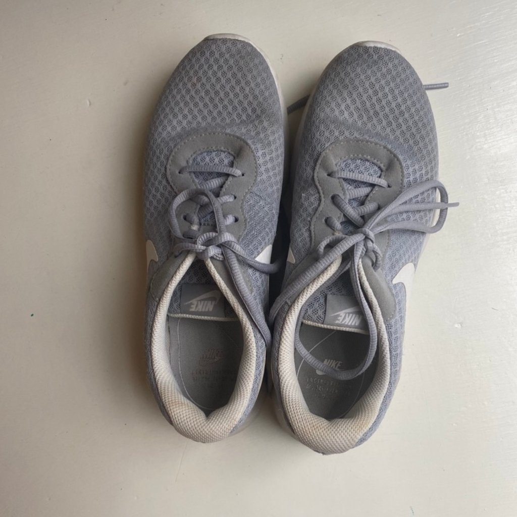 Nike Shoes | Women's Nike Tanjun Tennis Shoes | Color: Gray | Size: 8.5