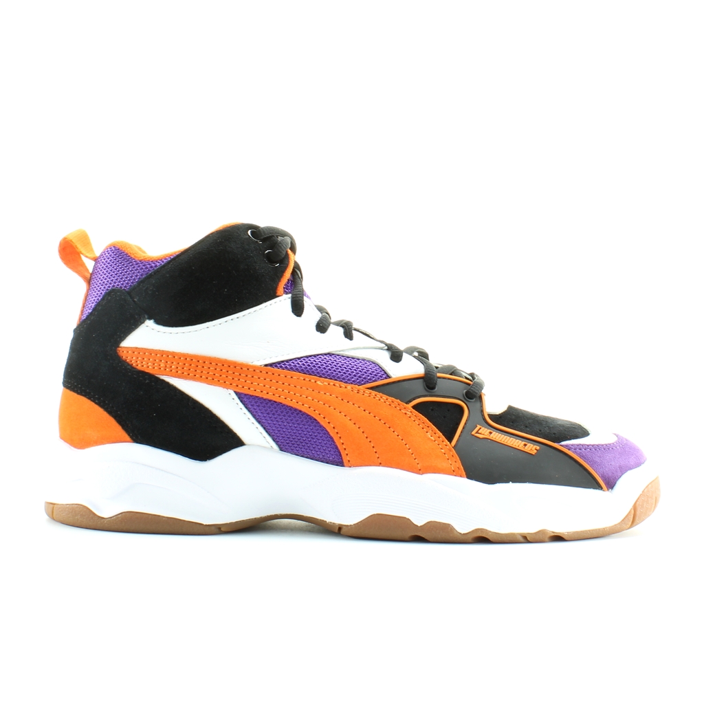 Puma -Performer in der Mitte der Hunderte Herren -Multikolen -Trainer Image