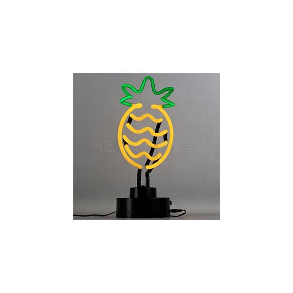 neonetics-pineapple-neon-sculpture/