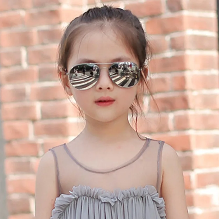 Occhiali da sole classici da aviazione per ragazzo e ragazza Occhiali da sole pilota a specchio colorato Occhiali da sole per bambini Occhiali da sole per bambini Occhiali