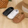 Neugeborene Babyschuhe Vier-Jahreszeiten-Modelle 0-18 Monate Baby-Schuhe mit weichen Sohlen Lässige Leder-Bequeme Wanderschuhe im England-Stil