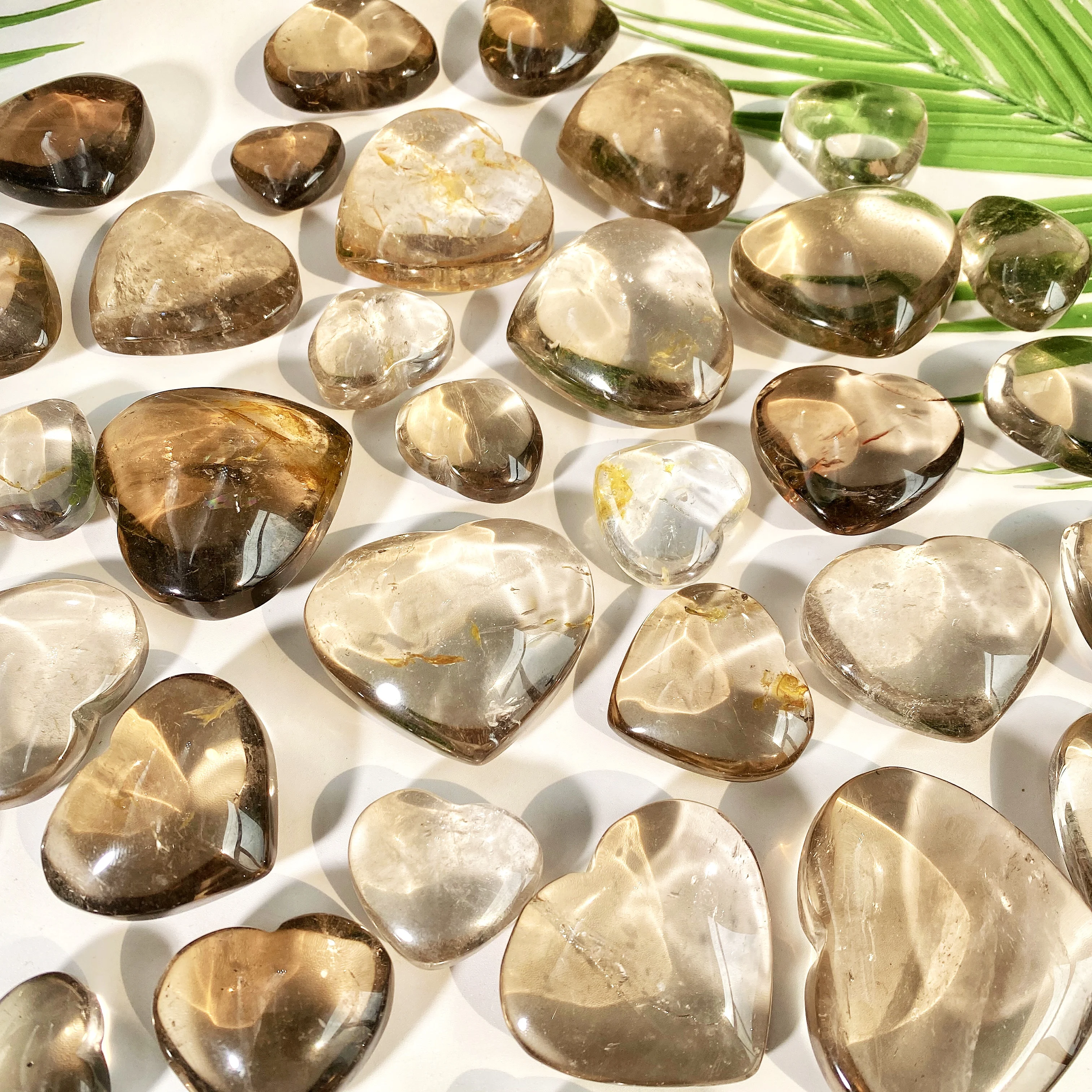 1pc hochwertige Rauchquarz Herz natürliche Kristalls chnitzerei, Edelsteins chmuck, Glitzer, Geburtstags geschenk, Frauen geschenk, Kinder geschenk Image