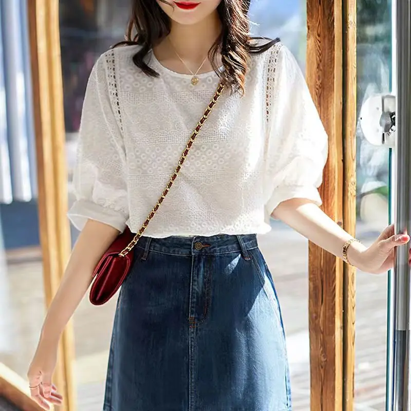 Fashion Summer New Embroidery Cotton Lace O-neck Casual Blouses New Korean Women's Lantern Sleeve Loose Shirts Clothes Tops Chic