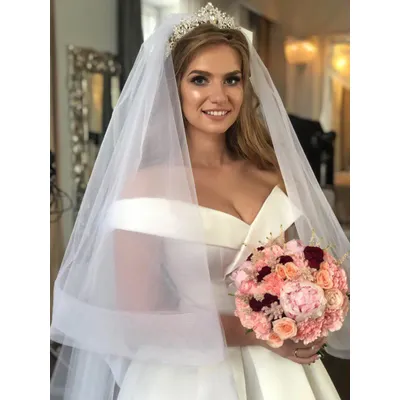 Customized Horsehair Edge Long Wedding Veil 2 Tiers Cathedral Bridal Veil with Comb 2T 3 Meters
