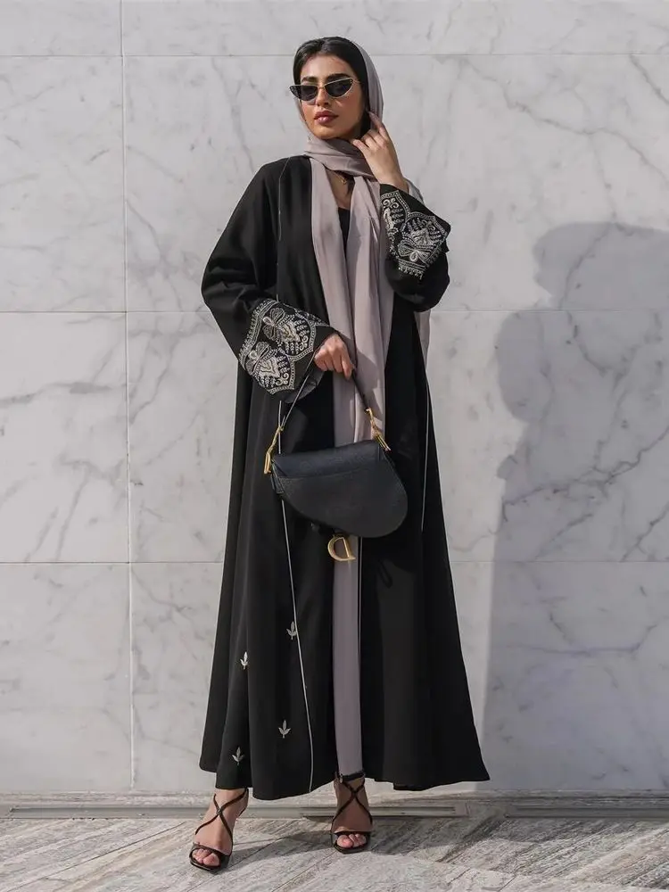 Ramadan Eid schwarz Stickerei offen bescheiden Abaya Dubai Sommer muslimischen Kimono Abayas für Frauen Kaftan Kleider islamische Kleidung Image
