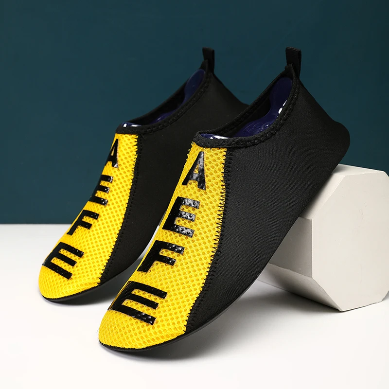 Maedef 2024 neue Qiuck Trocknen Aqua Schuhe Mann Frauen Wassers chuh Barfuß Waten Turnschuhe Strand Anti-Rutsch-Schwimm paar Schuhe Image