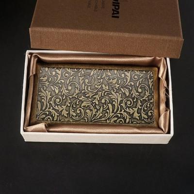 Vintage Cigarette Case, Holds 20 Cigarettes, Lightweight and Portable, Double-Sided with Multiple Patterns, Accessory