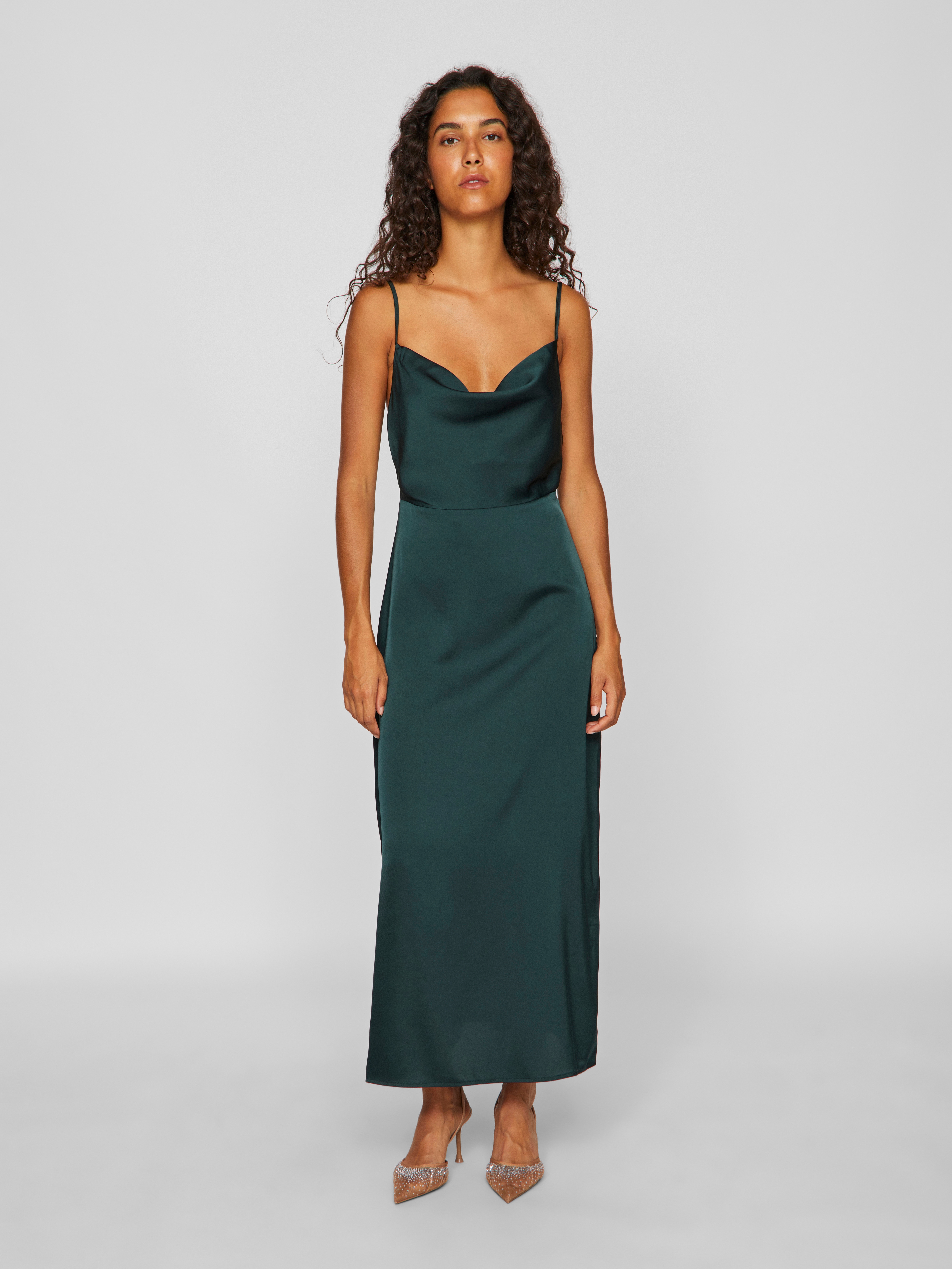 Trägerkleid VILA "VIRAVENNA STRAP ANKLE DRESS - NOOS", Damen, Gr. 38, N-Gr, grün (scarab), Web, Obermaterial: 100% Polyester, unifarben, Modisch, slim fit, V-Ausschnitt, Kleider Partykleid, Sommerkleid Image