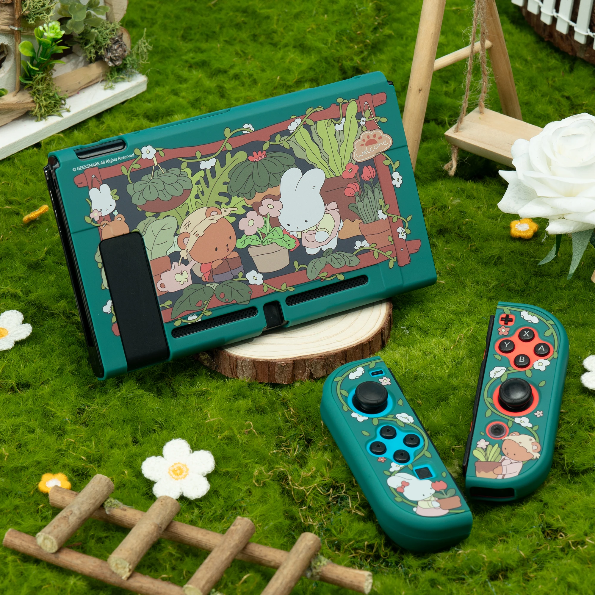 GeekShare Schutzhülle Slim Cover Case kompatibel mit Nintendo Switch/Switch OLED,Bunny Garden Image