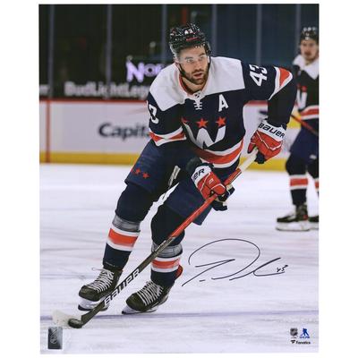 Signiertes Eislauffoto der Washington Capitals von Tom Wilson, 16 x 20 Zoll, Marineblau, vertikal Image
