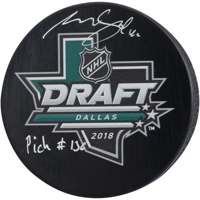 Akira Schmid New Jersey Devils signierter Hockeypuck mit Draft-Logo 2018 und Aufschrift „Pick #136“ Image