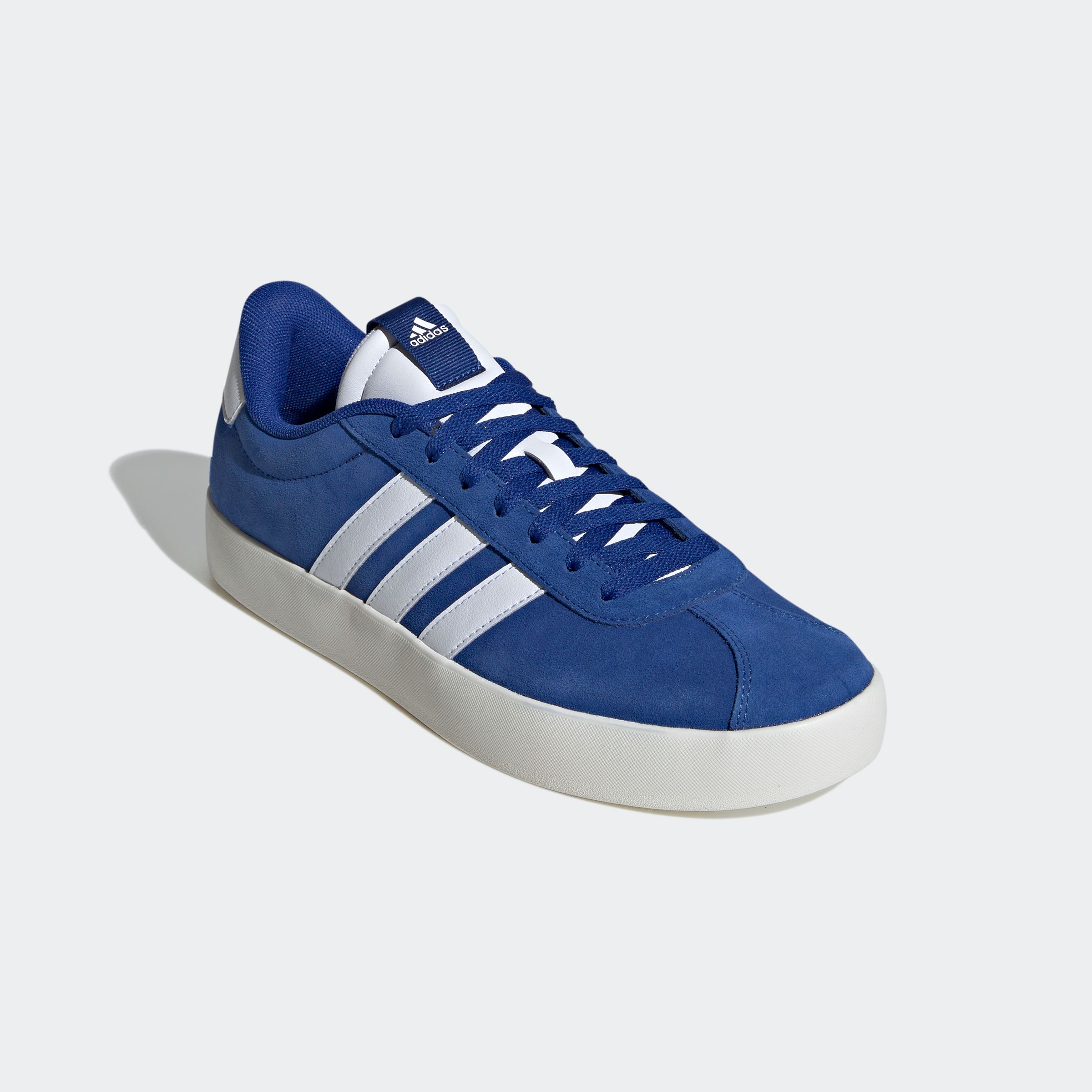 Sneaker ADIDAS SPORTSWEAR "VL COURT 3.0", Herren, Gr. 45, weiß (royal blau, cloud weiß, sanftes weiß), Leder, Synthetik, Schuhe Sneaker, inspiriert vom Design des adidas samba