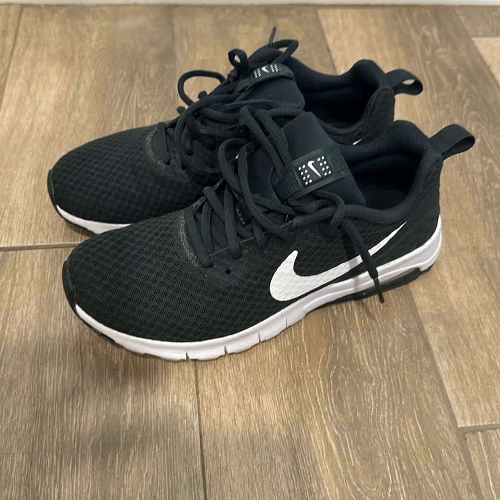 Nike Shoes | Hunter Green Nike Tennis Shoes | Color: Green | Size: 7