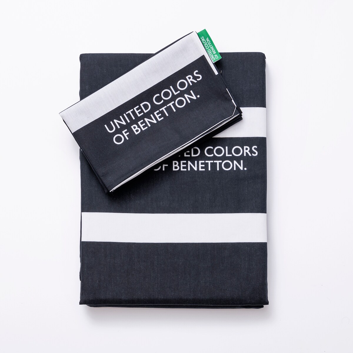 Benetton - 2-teiliges Bettwäscheset (Bettbezug 135 x 200 cm + Kissenbezug 80 x 80 cm), 200 Tc, 100 % Baumwolle, Schwarz und Weiß Image