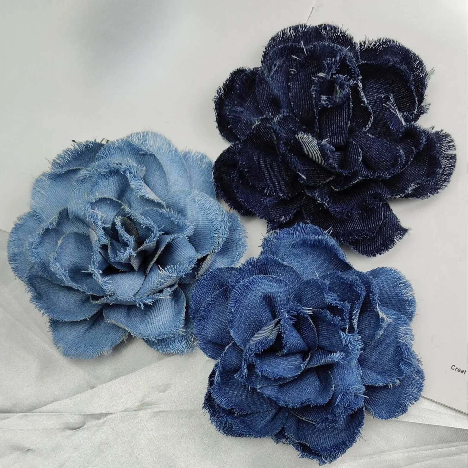 15 cm Moda Nuova Maniglia Bordo Denim Fiore di Rosa Spilla Pin Bellissimo Corpetto Spilla Distintivo Spille per Accessori Donna