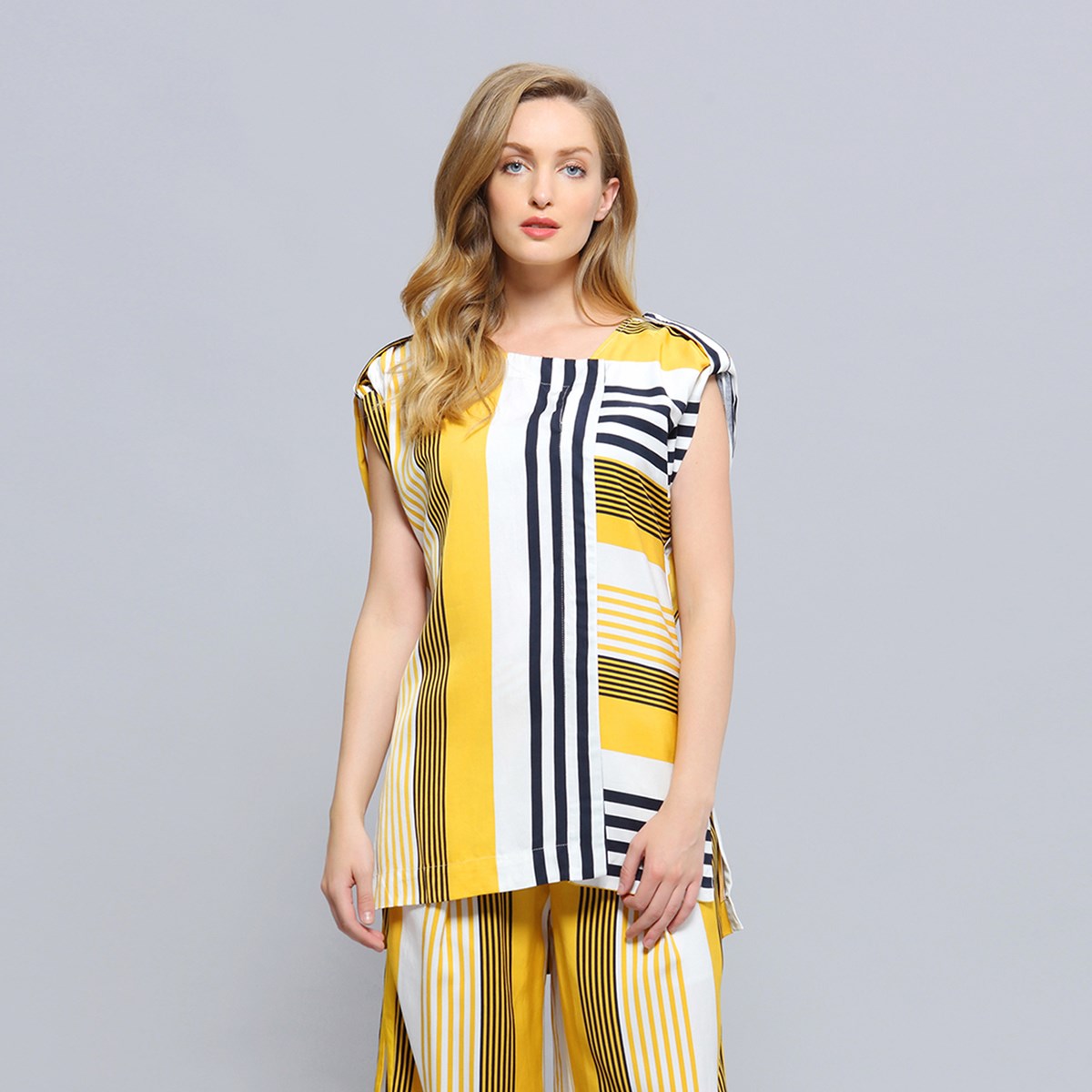 Langes Spieltop mit Streifenmuster Image