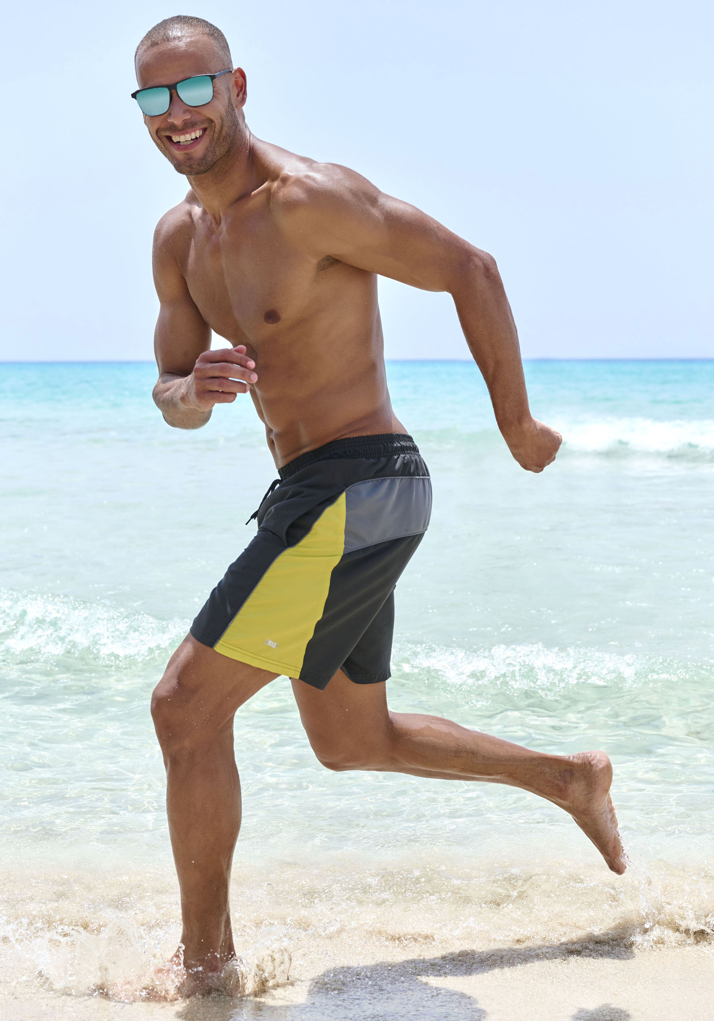 Badeshorts H.I.S, Herren, Gr. XL (54/56), N-Gr, schwarz (schwarz, gelb), Microfaser, Recycling-Polyester, unifarben mit Farbeinsätzen, Badehosen Badeshorts, im Colorblocking-Design