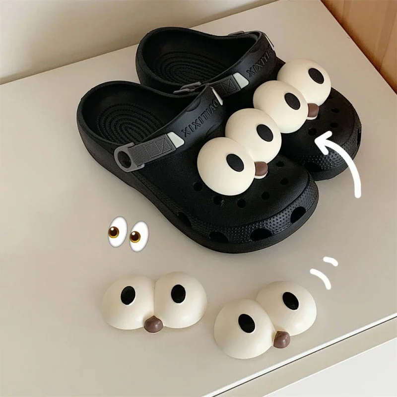 2Pcs Garten Schuhe Anime Zubehör Taste Cartoon Nette Lustige Große Augen Dekoration Schuhe Taste Große Augen Schuhe Blume Taste set
