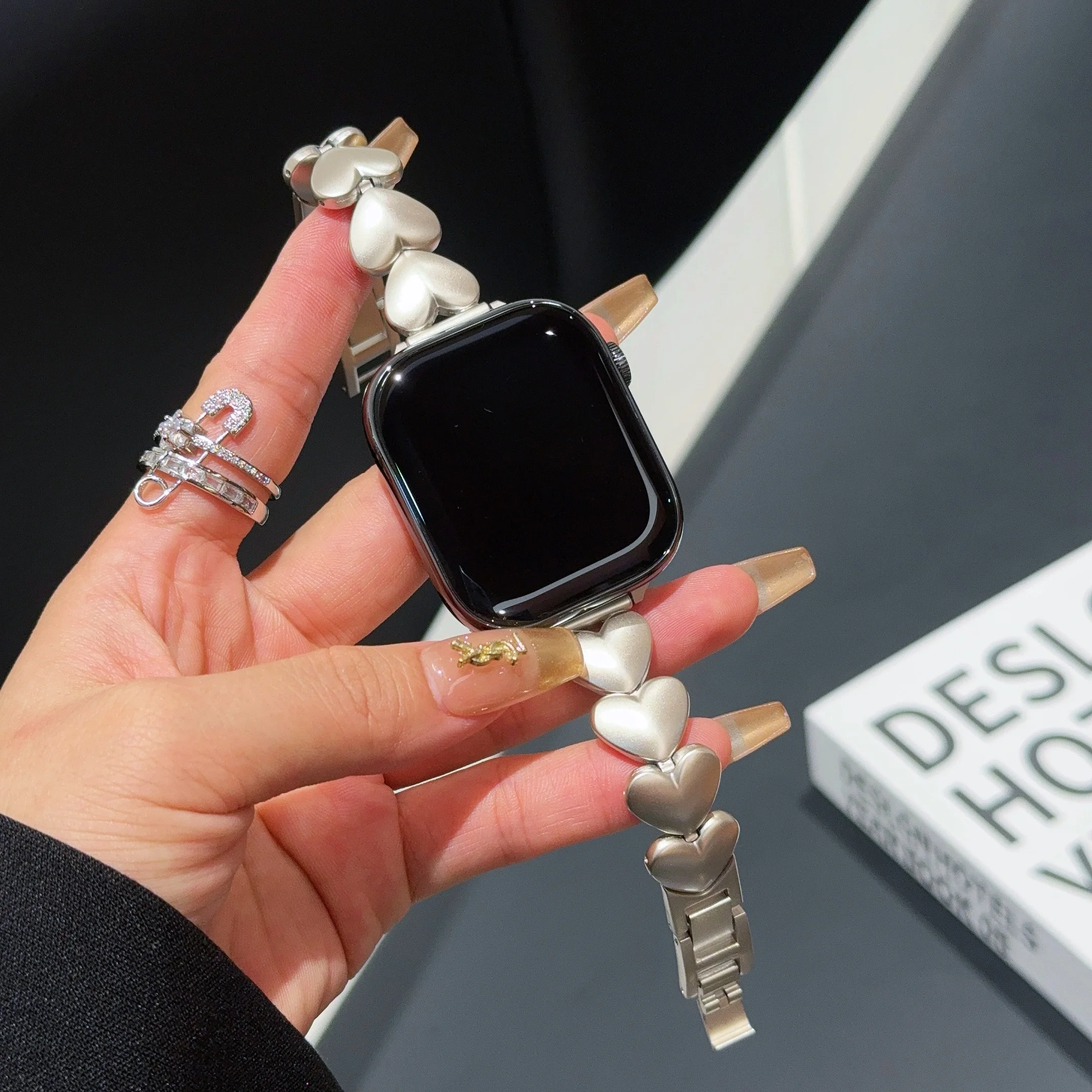 Luxus Liebe Herz Metall Armband für Apple Watch 41mm 45mm 40mm 44 42 49mm Band für iwatch Serie 9 8 7 6 se 5 Frauen Mädchen Armband Image