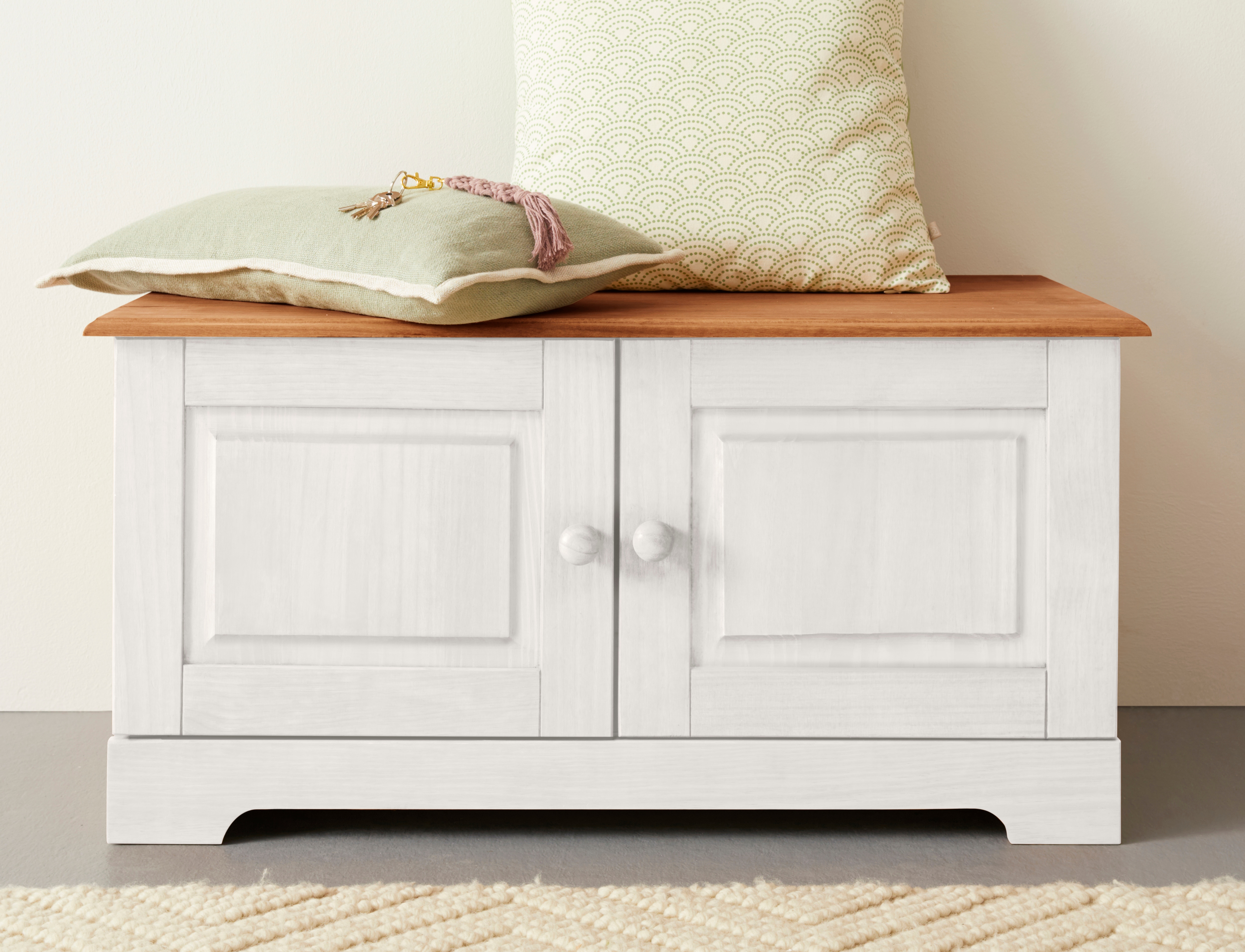 Sitzbank HOME AFFAIRE "Lisa", weiß (weiß, honig), B:90cm H:45cm T:45cm, FSC-zertifizierter Holzwerkstoff, Massivholz, Sitzbänke, Sitzbank, mit Stauraum und 2 Drehtüren, Breite 90 cm