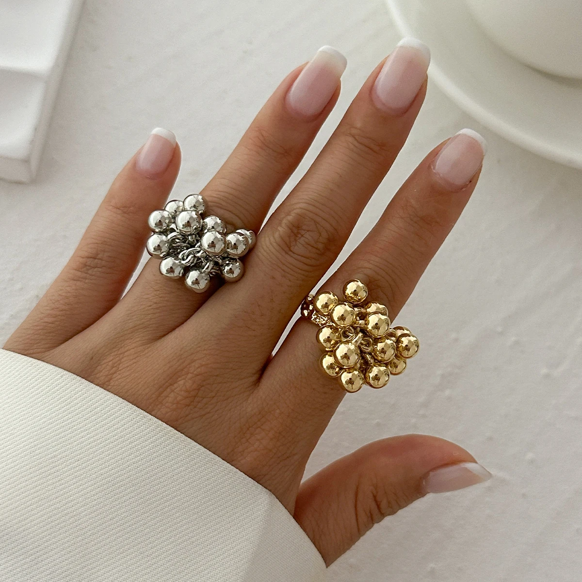 IngeSight.Z Kreatives Design CCB Kleiner Kugelring für Damen und Herren, trendiger unregelmäßiger offener Metall-Fingerring, Paar-Punk-Schmuck Image