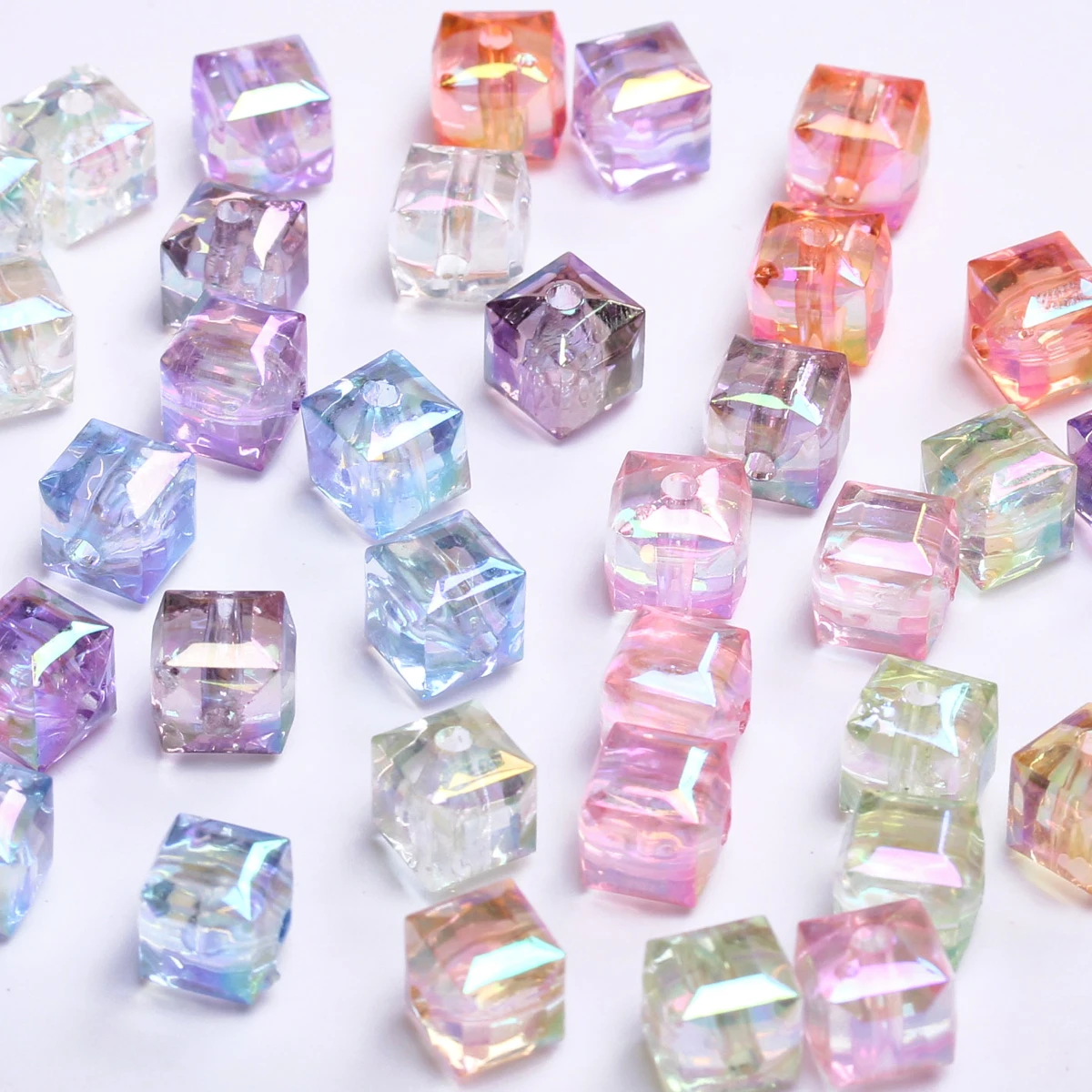 20/30/50 pièces/sac 8mm résine plaquée UV Cube de cristal tchèque carré perles à facettes boucles d'oreilles Bracelet pendentifs bricolage bijoux partie artisanat