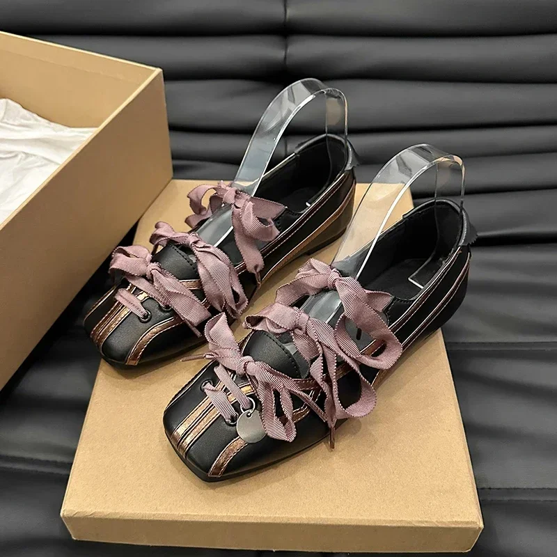 Mary Jane Ballerinas runde Zehen niedrige Ferse schwarz lila Schnürung Silber Metall Charm Designer Luxus schuhe Ballerinas Damenschuhe