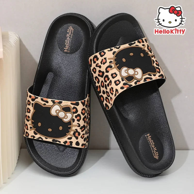 Hello Kitty Hausschuhe mit Leopardenmuster, Kawaii, Sommerhaus, Badezimmer, Badesandalen, kreative Mode, rutschfest, für Reisen, kann draußen getragen werden