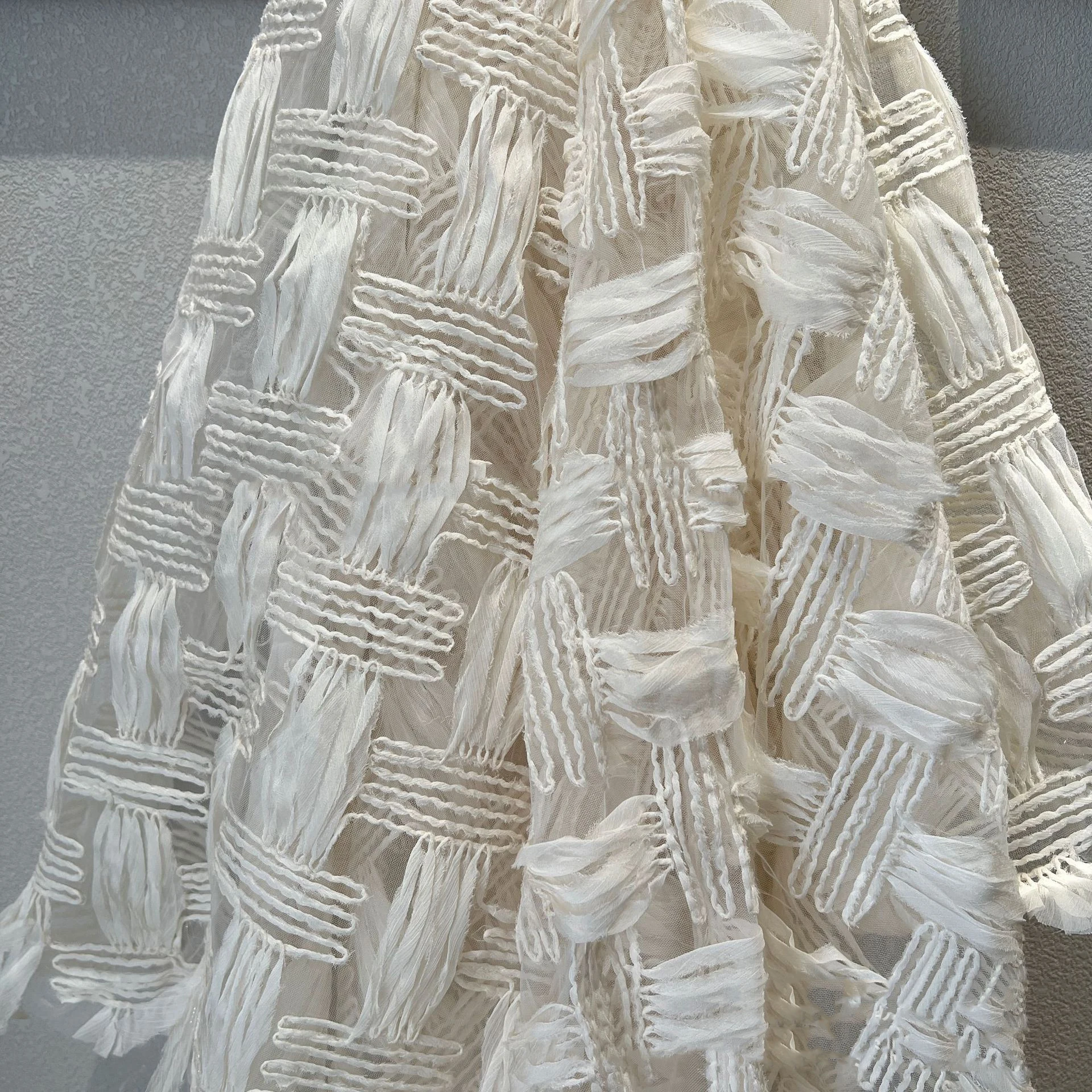 Französisches Spitzen hochzeits tischdecken material mit gesticktem Stoff und Maschen netz für dekorative Zwecke Image