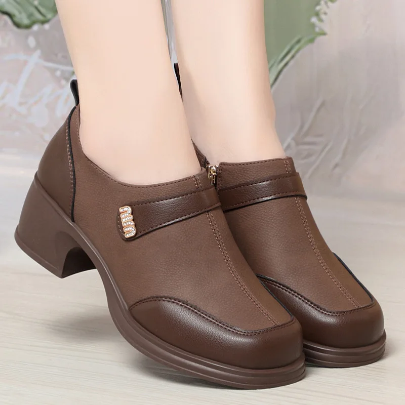 2024 neue Slip Auf Frühling Weiche Schuhe Frau Vintage Damen Kleid Pumpen Dicke High Heels Plattform Schuhe Retro Braun Täglichen Mama
