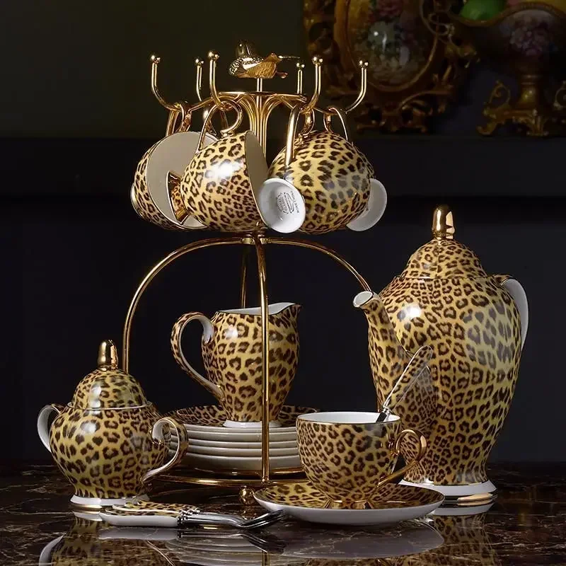 Leopard Print Knochen China Kaffee Set Luxus Porzellan Tee-Set Topf Tasse Keramik Becher Zucker Schüssel Creamer Teatime Teekanne Coffeeware Image
