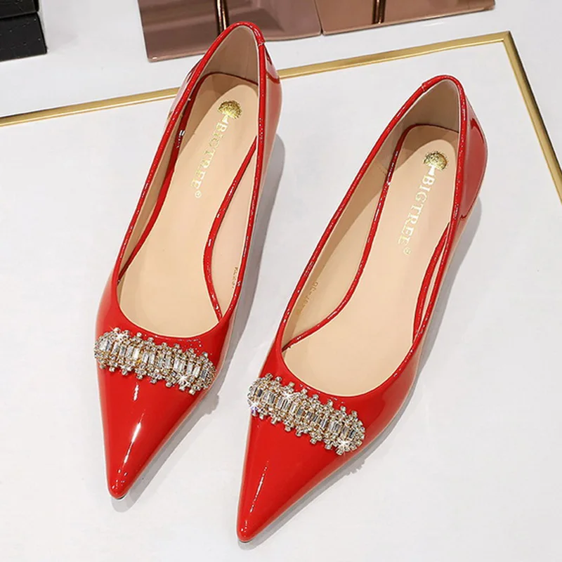 BIGTREE Luxus Party Frauen Schuhe 4,5 cm Dünne Mid Heels Patent Leder Flach Kristall Metall Dekoration Damen Pumps Schwarz Nude