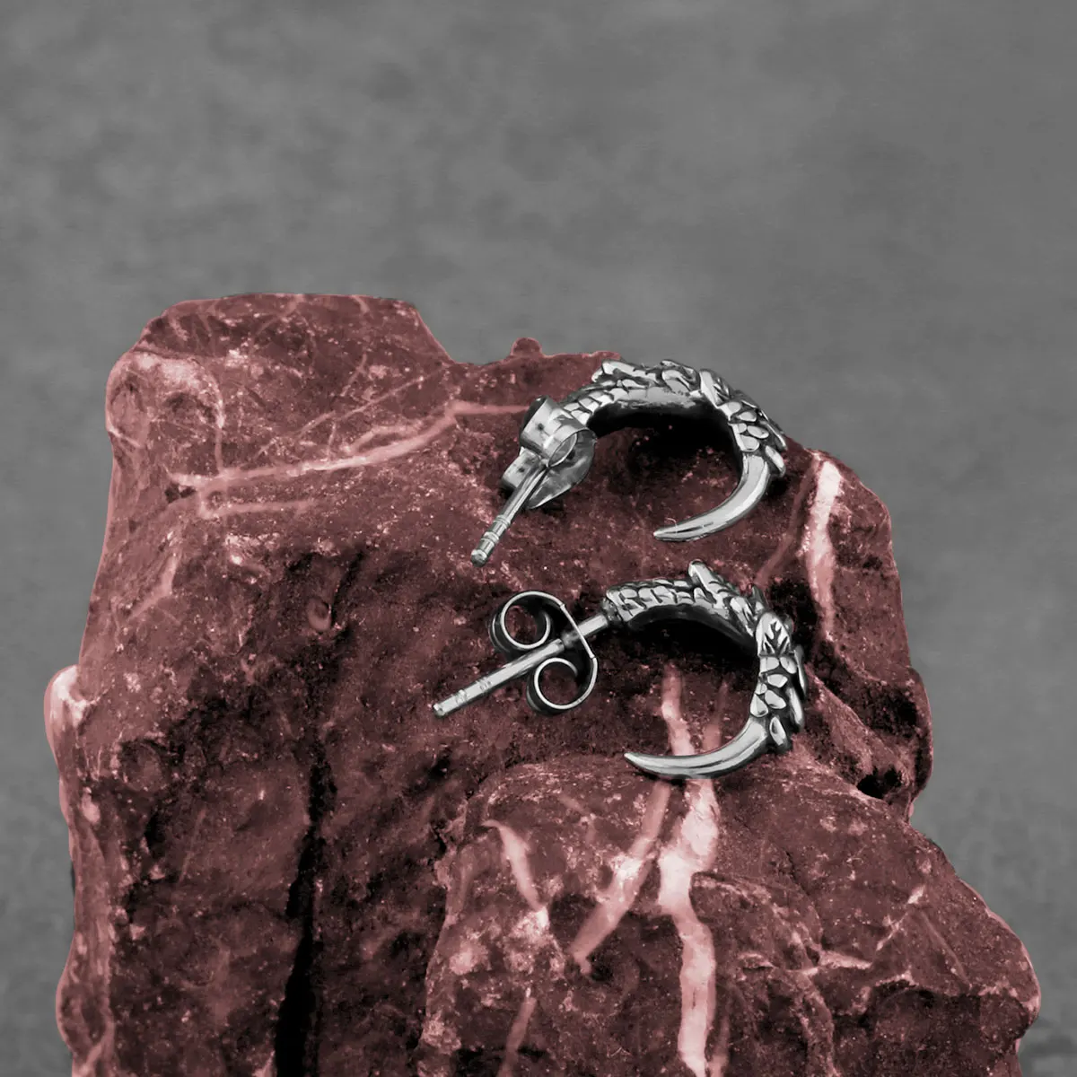 Hip Hop Tier Adler Klaue Ohrstecker Für Männer und Frauen Mode Einfache Straße Ohrringe Edelstahl Vintage Täglichen Schmuck Image