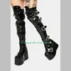 Lady Gothic Style Design Plattform über dem Knie Stiefel sexy schwarze Schnalle Metallband Stiefel Schnürung Punk Pu Stil Stiefel Größe 35-46