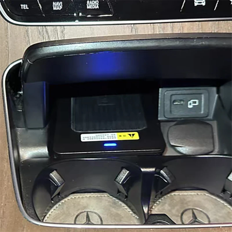 Auto kabelloses Laden schnelles Telefon-Ladegerät Ladepad-Platte für Mercedes Benz W213 E200 E260 E300 2016 2017 2018 2019 2020 2021 Image