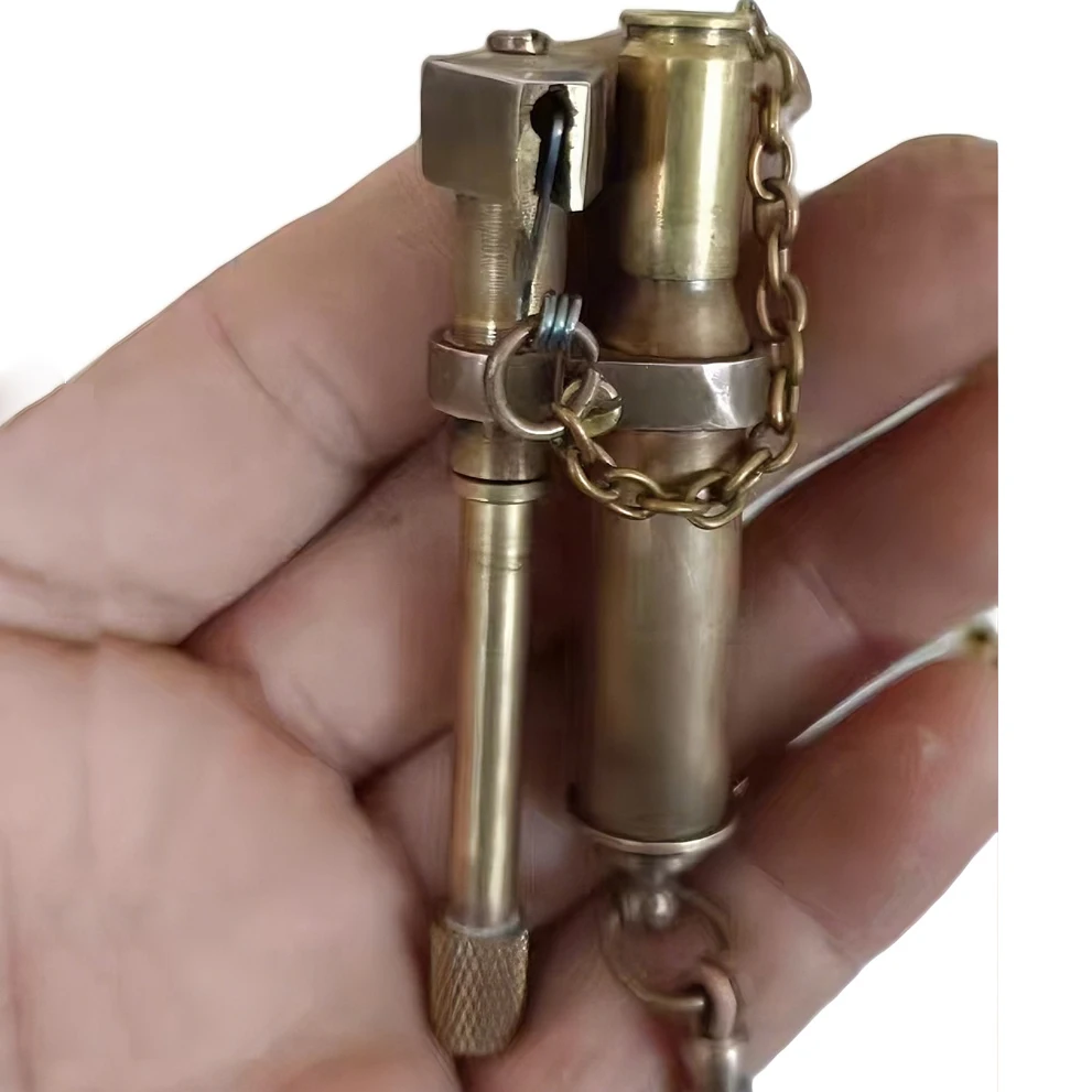 Nostalgisches handgefertigtes Gasolin-Feuerzeug, einzigartiges Design des Patronenetuis, Geschenk-Öltank Image