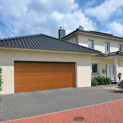HÖRMANN Sektionaltor LPU42 mit Zarge M-Sicke golden oak, Zarge mit Z-Beschlag, 2375x1900 mm Image
