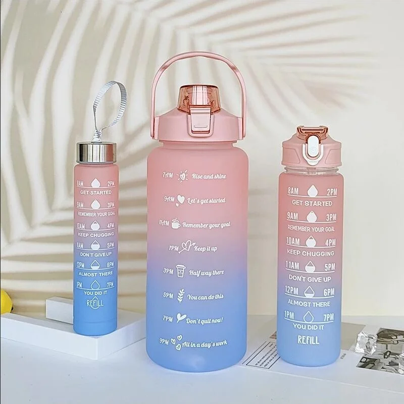 3Pcs Gradienten Kunststoff Tasse Set Große Kapazität Sport Wasser Flasche Outdoor Reise Gym Fitness Krüge Student Tragbare Tasse mit Stroh Image