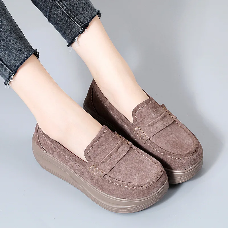 2024 sommer Neue Plus Größe Britischen stil komfortable schräge ferse Schuhe Keile Casual Schuhe Frauen Weiche Sohlen Slip auf Plattform Schuhe