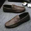 Slipper Flat Man Casual Schuh schwarze Lederschuhe für Männer Soft Mokassin Round Toe Common Größe