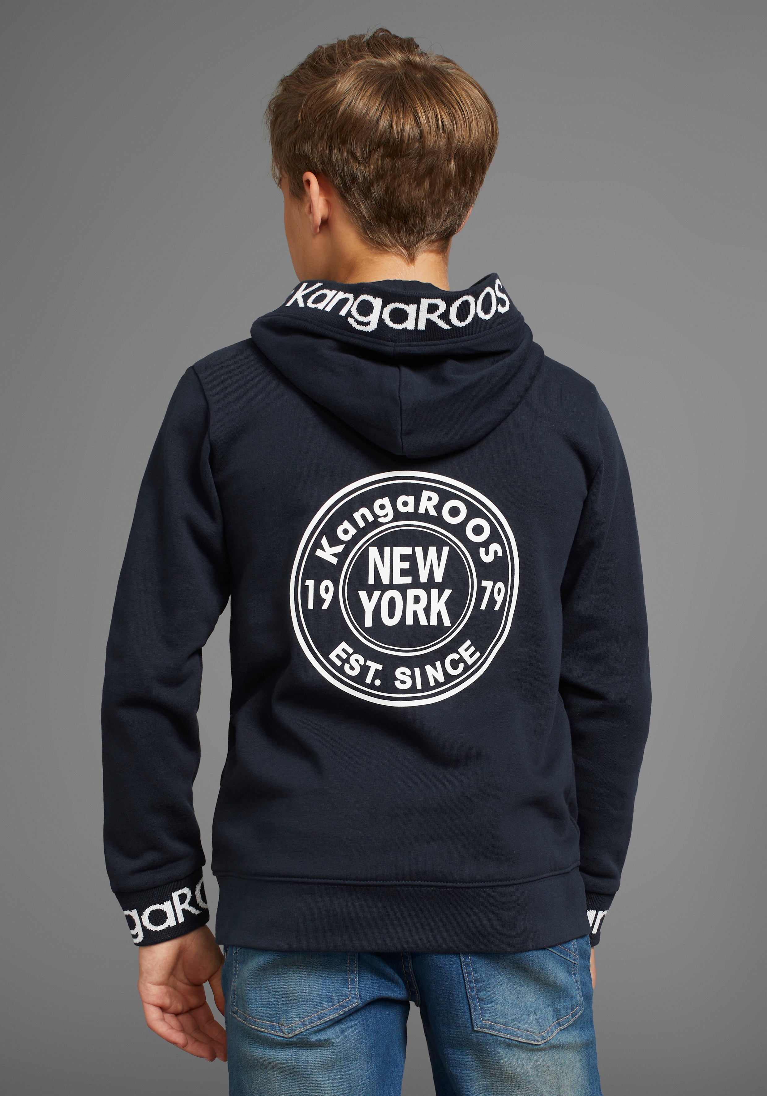 Kapuzensweatshirt KANGAROOS "Rückendruck", Jungen, Gr. 176/182, blau (marine), angeraute Sweatware, Obermaterial: 100% Baumwolle, bedruckt, Basic, angesetztes Bündchen, Sweatshirts, und Logo-Schriftzüge an Bündchen Image