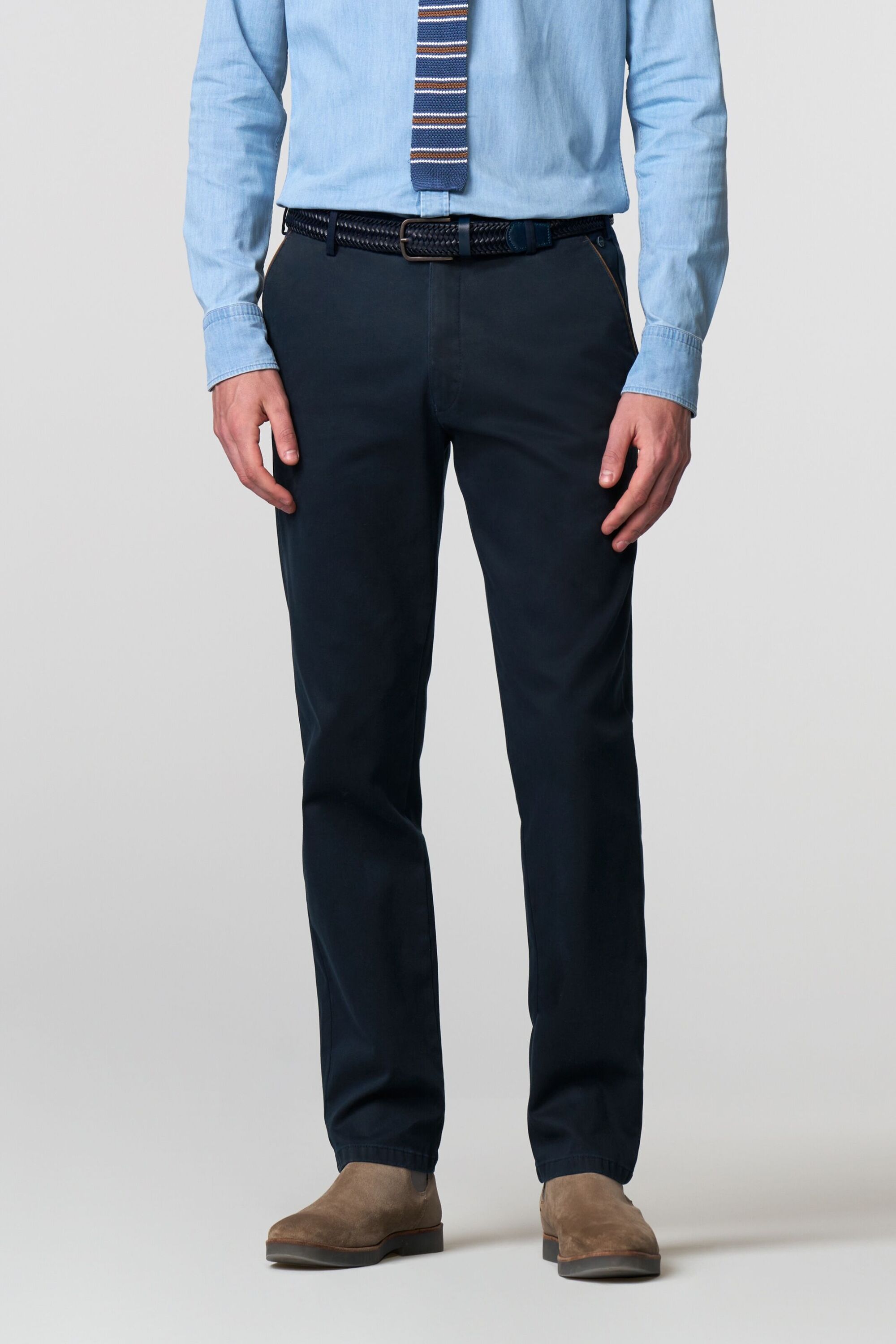 Chinos MEYER "New York", Herren, Gr. 42, Länge 32, blau (dunkelblau), 97% Baumwolle, 3% Elasthan, unifarben, regular fit lang, Hosen, aus reiner Bio-Baumwolle