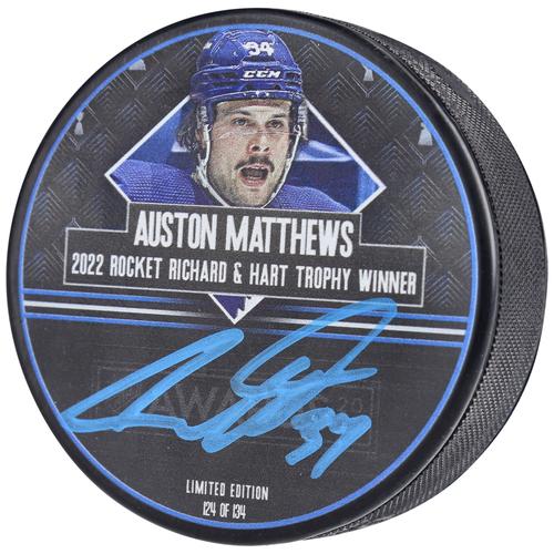 Von Auston Matthews signierter Hockeypuck der Toronto Maple Leafs, Gewinner der Hart Trophy 2022 – limitierte Auflage von 134 Stück