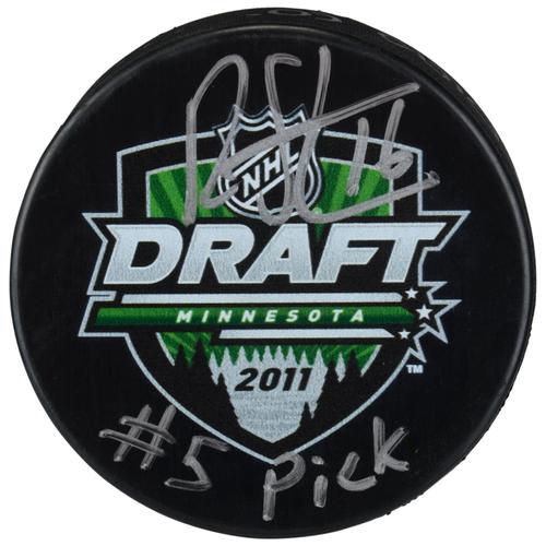 Von Ryan Strome signierter Hockeypuck mit Logo der Anaheim Ducks aus dem NHL Draft 2011 mit der Aufschrift „#5 Pick“