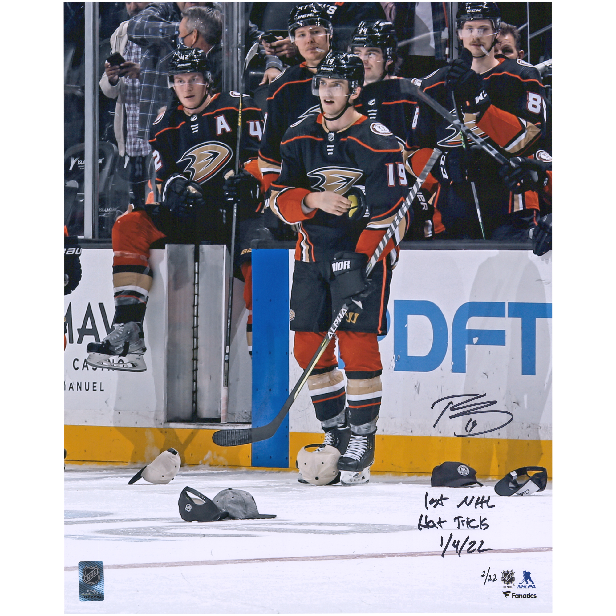 Autogrammfoto der Anaheim Ducks von Troy Terry, 16 x 20 Zoll, zur Feier des Hattricks, mit der Aufschrift „1ST NHL HAT TRICK 1/4/22“ – limitierte Auflage von 22 Stück Image