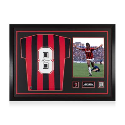 Offizielles, von Frank Rijkaard auf der Rückseite signiertes und gerahmtes Heimtrikot des AC Mailand Image