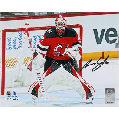 Autogrammfoto der New Jersey Devils von Akira Schmid, 20,3 x 25,4 cm, rotes Trikot im Netz Image